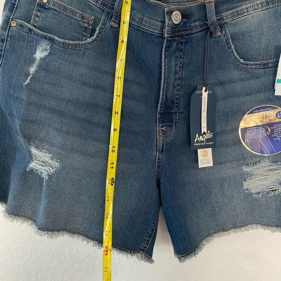 Angels distressed ripped Jean shorts‎ size 16 - Picture 2 of 3